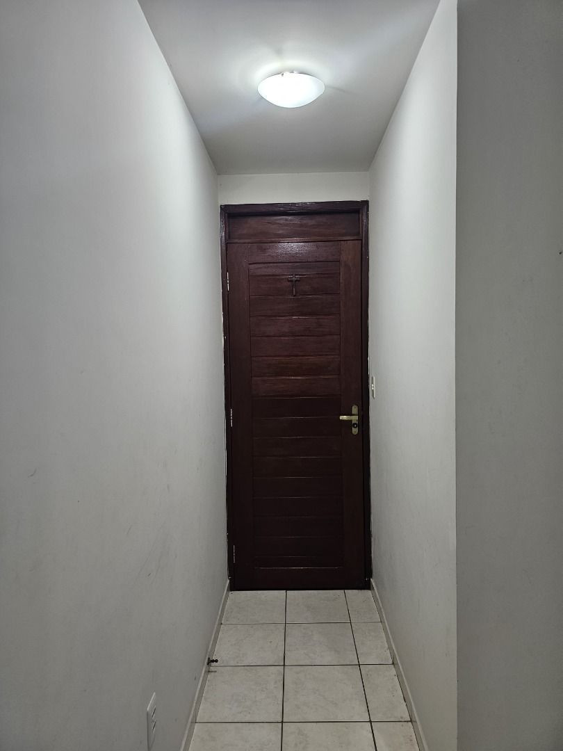 Apartamento com 02 dormitórios à venda, 62m² por R$ 170.000 - ...