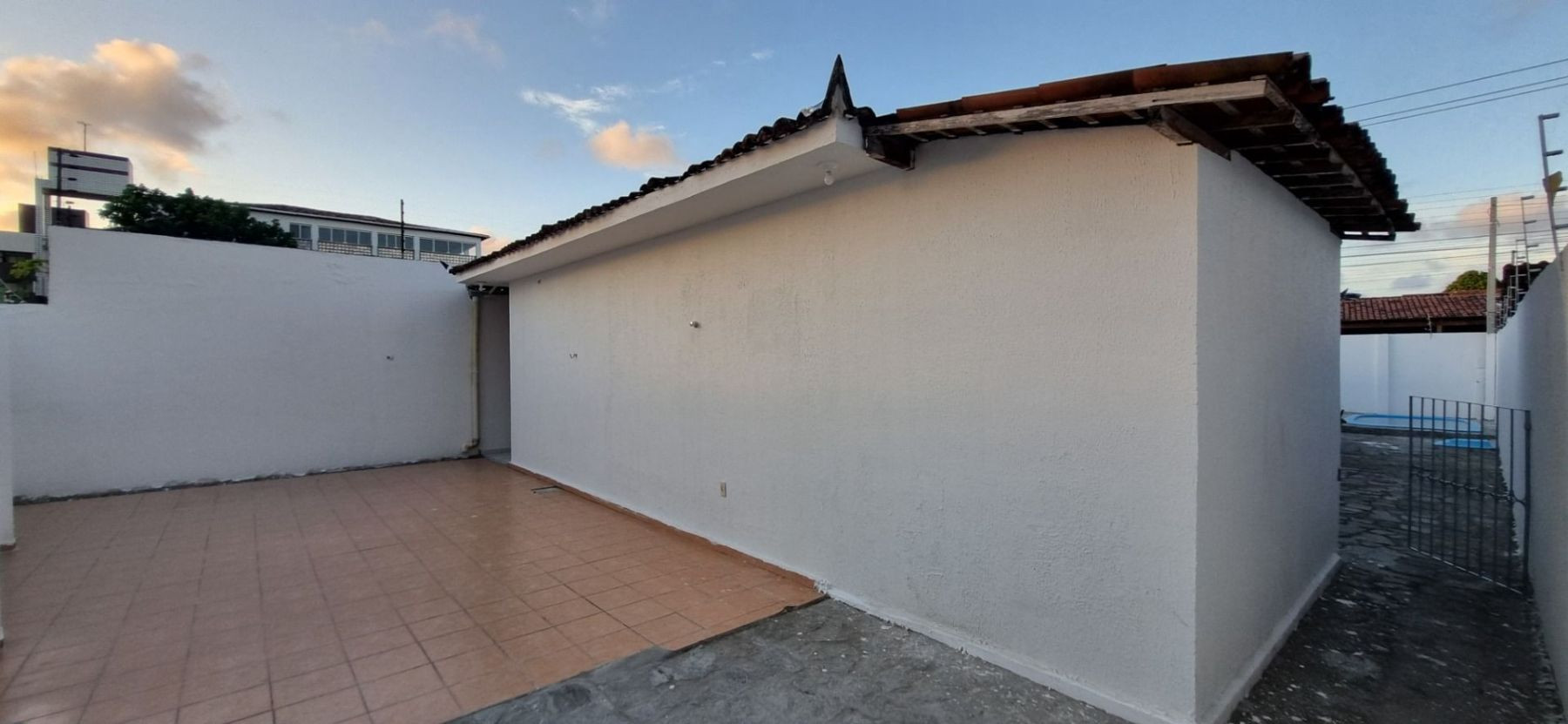 Casa com 03 dormitórios à venda, 136m² por R$ 480.000 - Cuiá, ...