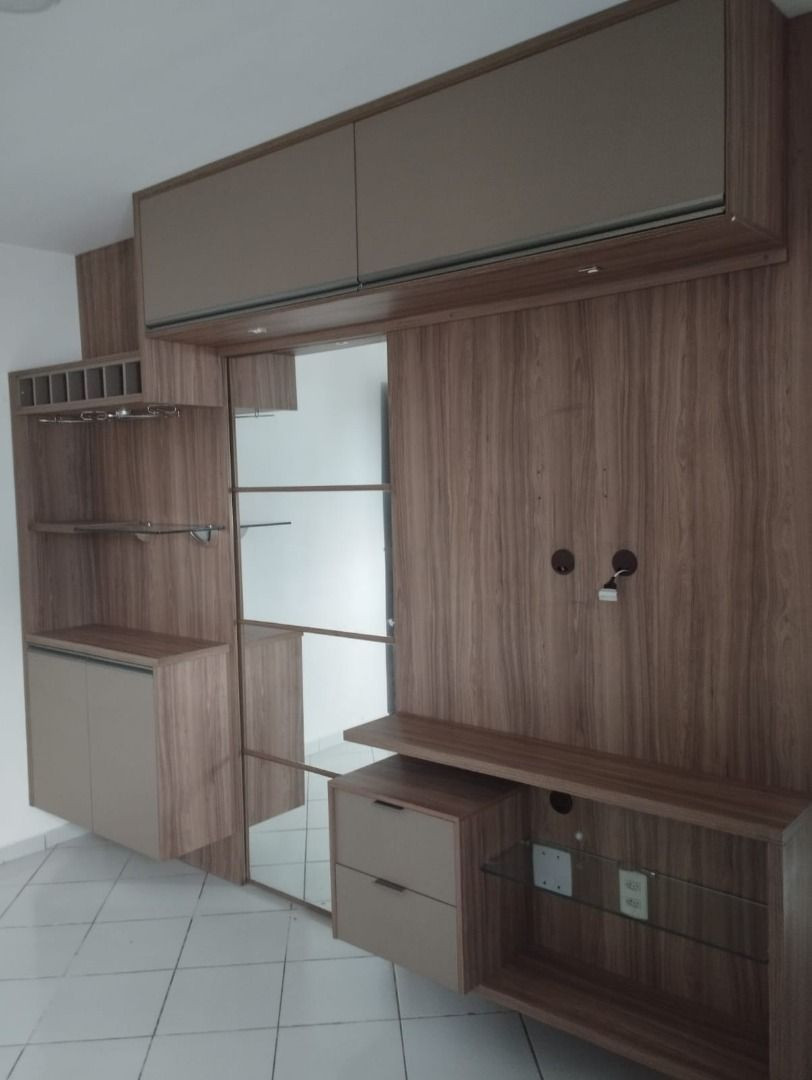 Apartamento com 02 dormitórios à venda, 58m² por R$ 180.000 - ...