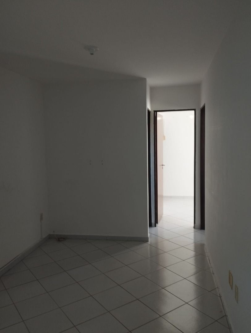 Apartamento com 02 dormitórios à venda, 51m² por R$ 140.000 - ...
