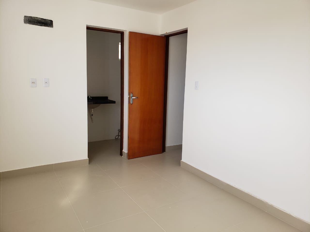 Apartamento com 02 dormitórios à venda, 57m² por R$ 165.000 - ...