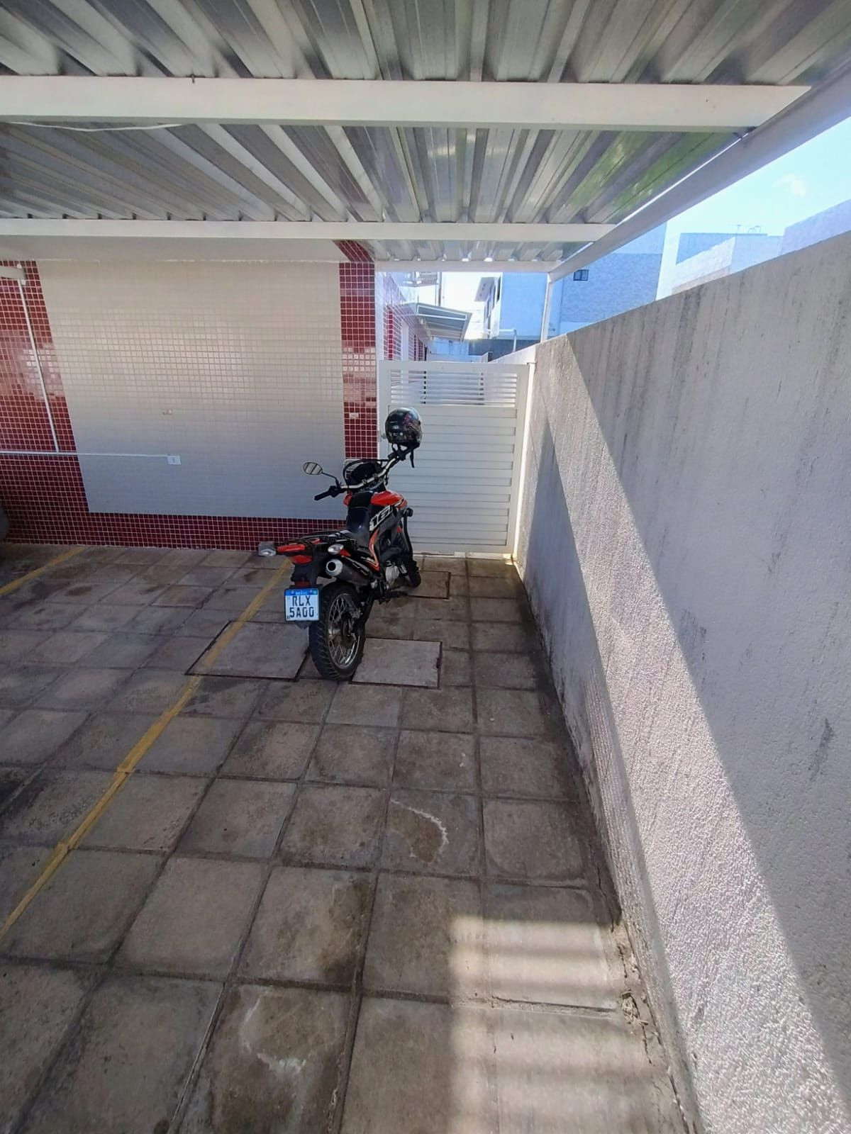 Apartamento com 03 dormitórios à venda por R$ 190.000 - Mangab...