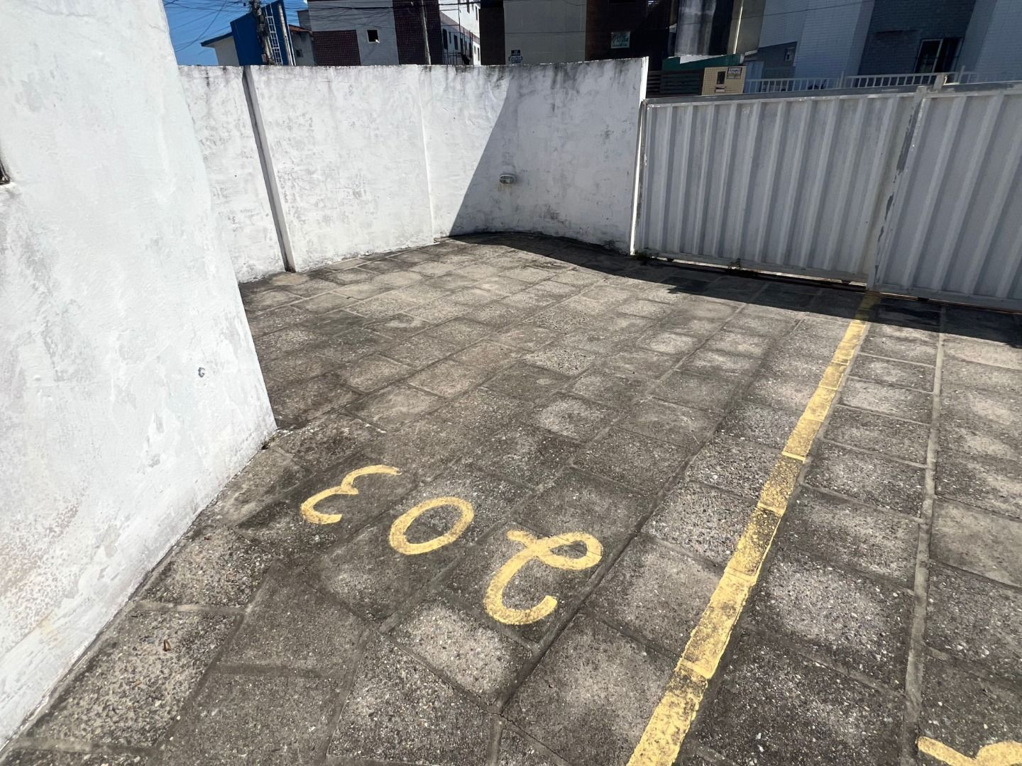 Apartamento com 02 dormitórios à venda por R$ 140.000 - Gramam...