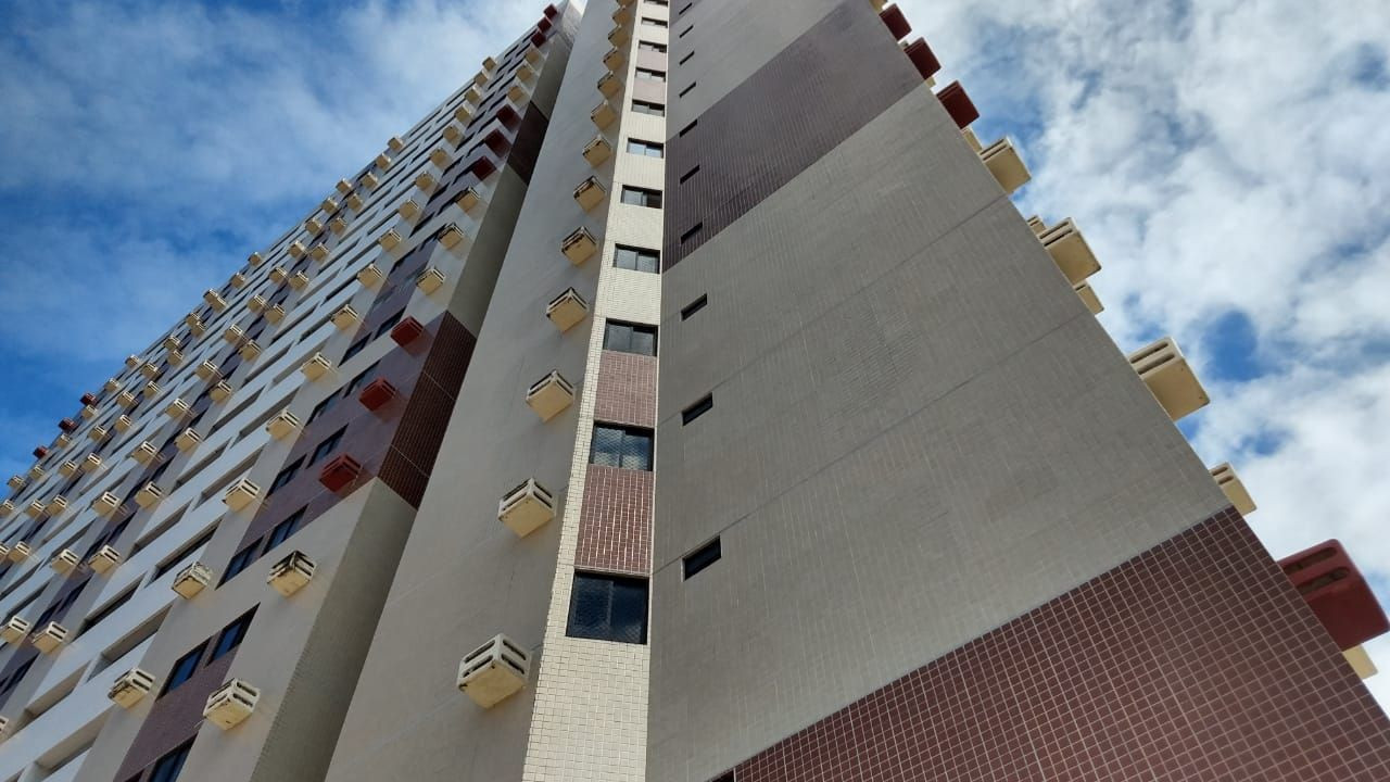 Apartamento com 02 dormitórios à venda por R$ 700.000 - Aerocl...