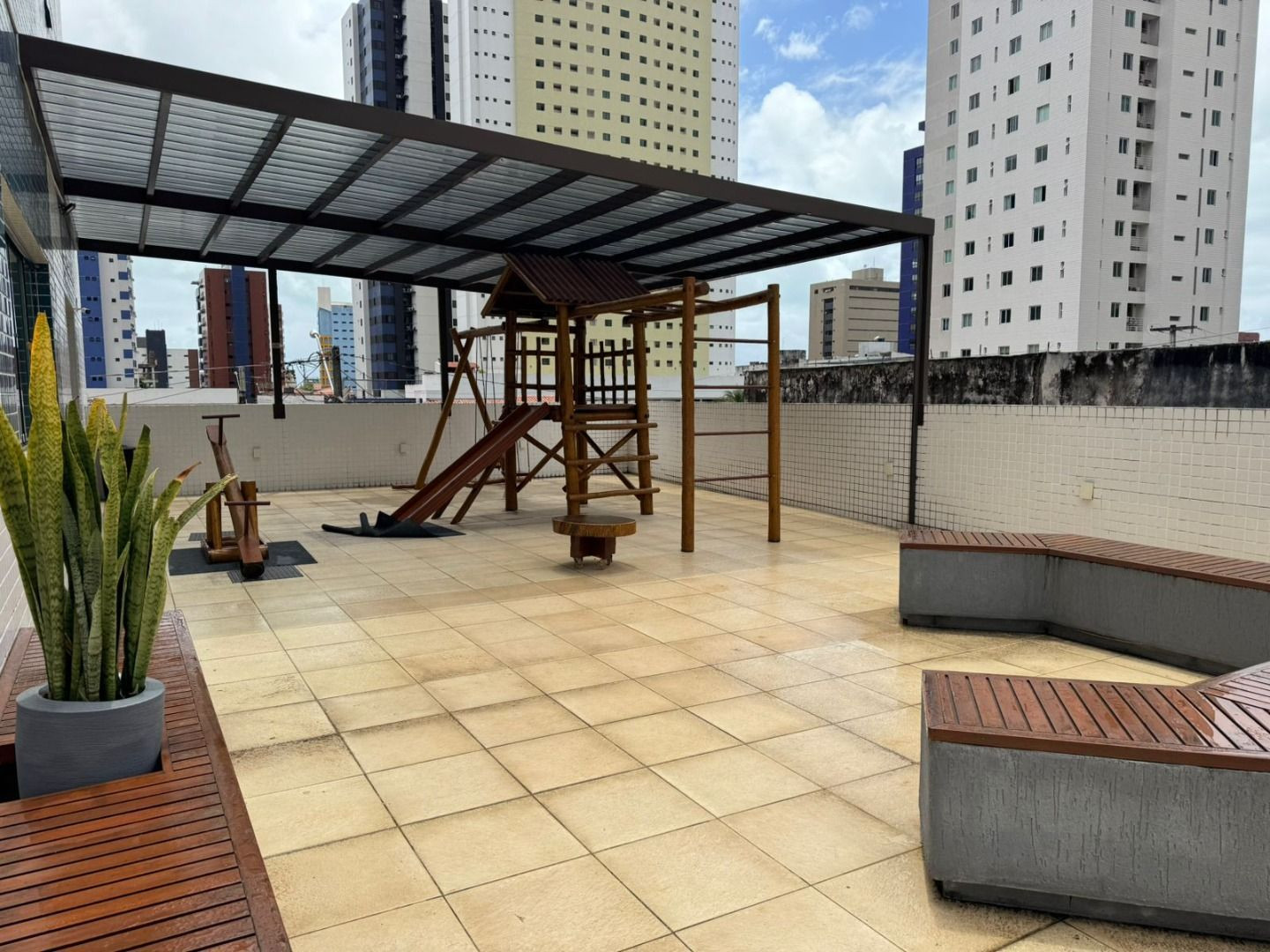 Apartamento com 03 dormitórios à venda, 122m² por R$ 1.350.000...