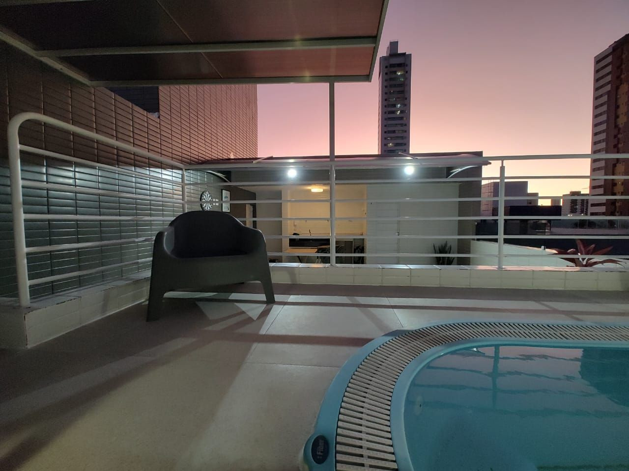 Apartamento com 02 dormitórios à venda por R$ 430.000 - Tambau...