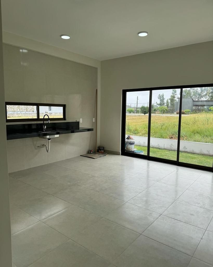 Casa com 04 dormitórios à venda, 160m² por R$ 850.000 - Chã Do...