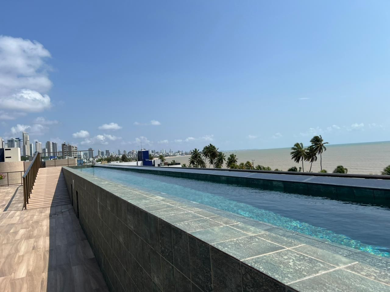 Flat com 01 dormitório à venda, 43m² por R$ 750.000 - Cabo Bra...