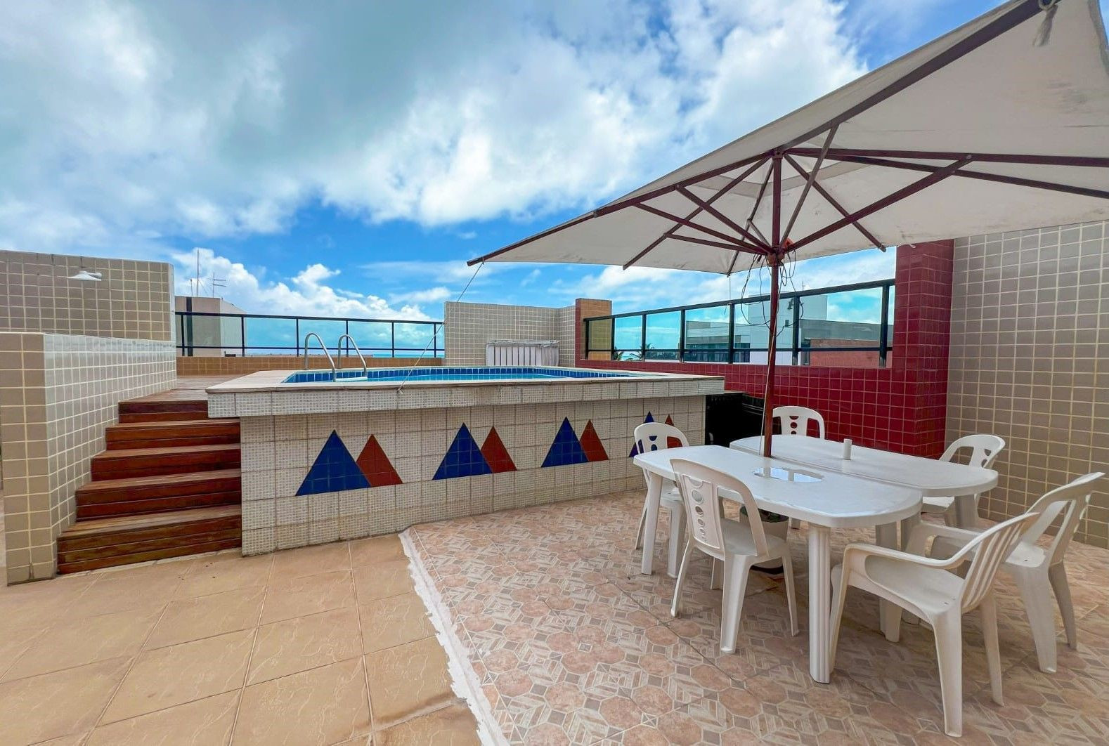 Apartamento com 01 dormitório à venda por R$ 270.000 - Interma...