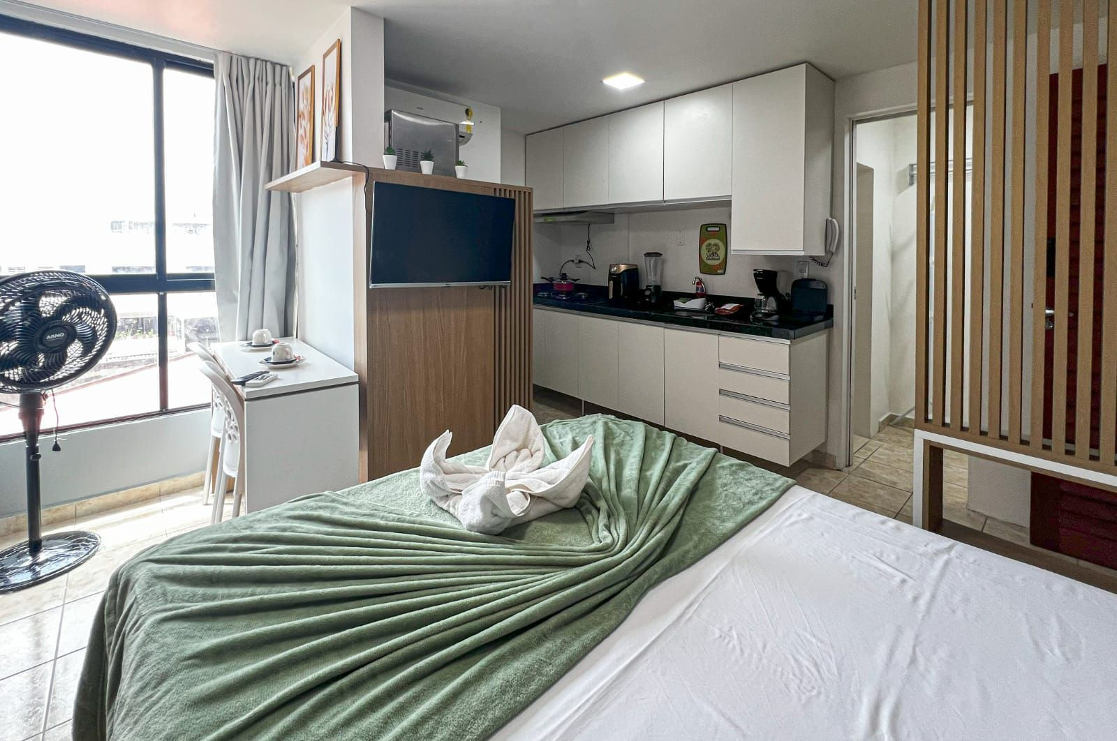 Apartamento com 01 dormitório à venda por R$ 270.000 - Interma...