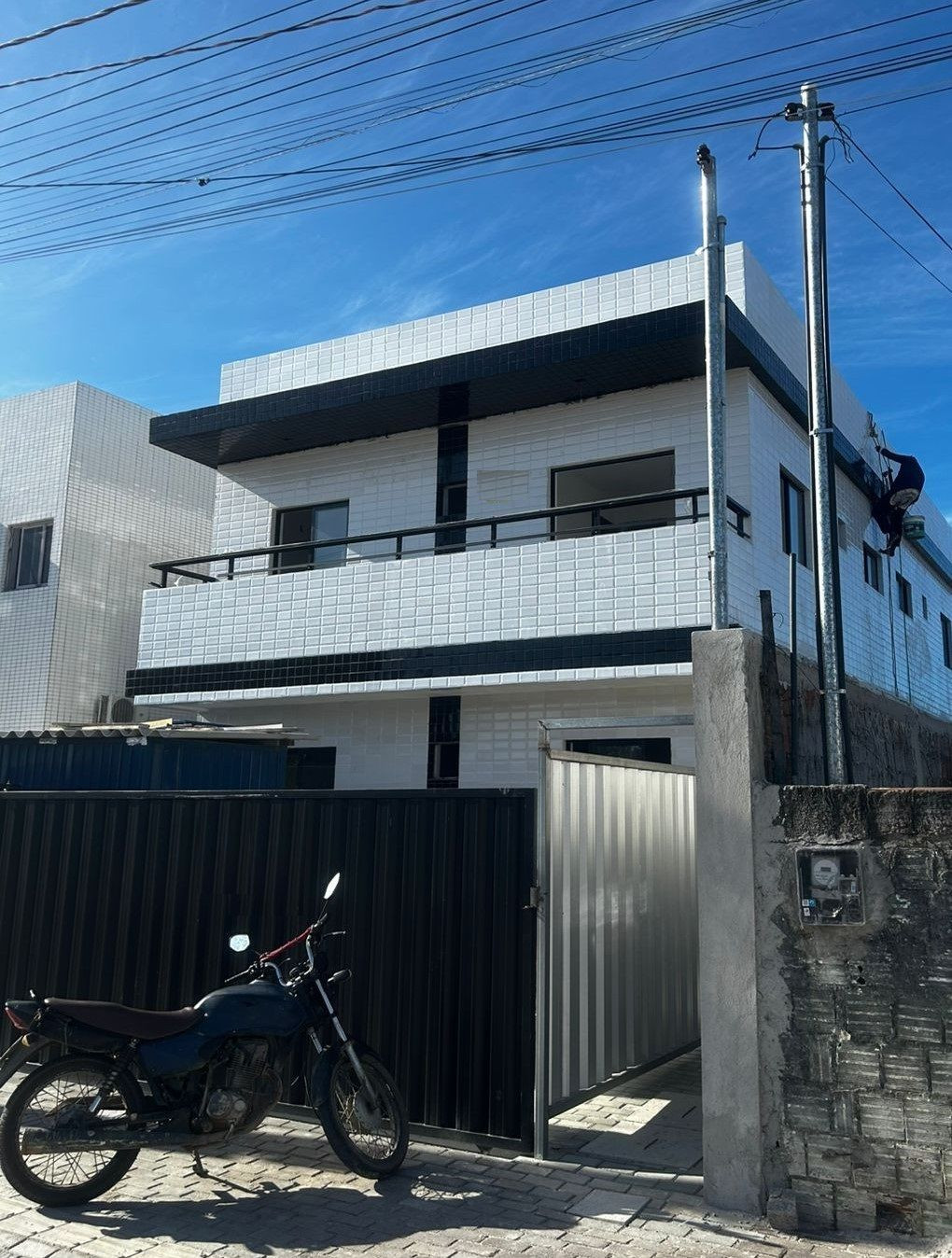 Apartamento com 02 dormitórios à venda por R$ 187.500 - Mangab...