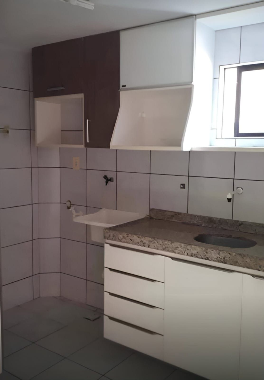 Apartamento com 02 dormitórios à venda por R$ 199.000 - Cd. Un...