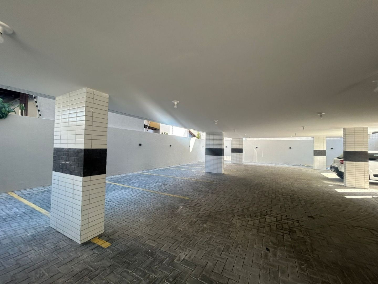 Flat com 01 dormitórios à venda, 23m² por R$ 330.000 - Interma...