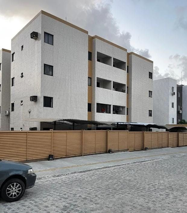Apartamento com 03 dormitórios à venda, por R$ 270.000 - Cidad...
