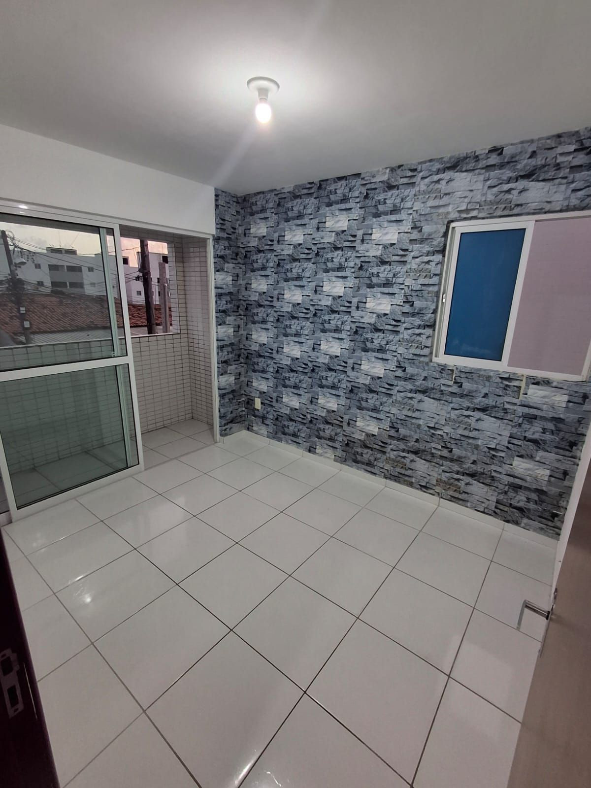 Apartamento com 02 dormitórios à venda por R$ 185.000 - Mangab...