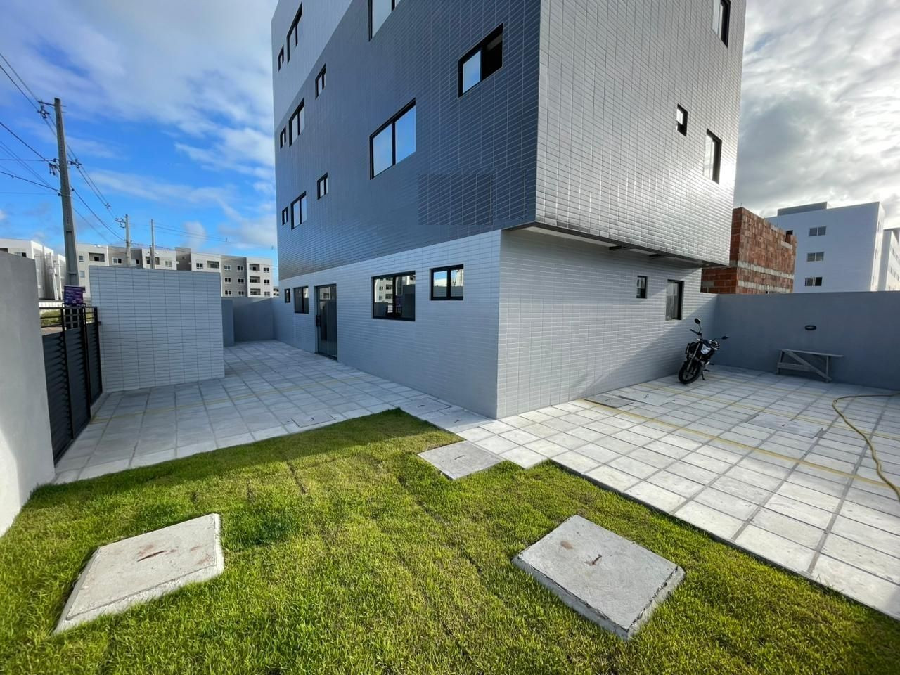 Apartamento com 02 dormitórios à venda por R$ 165.000 - Gramam...