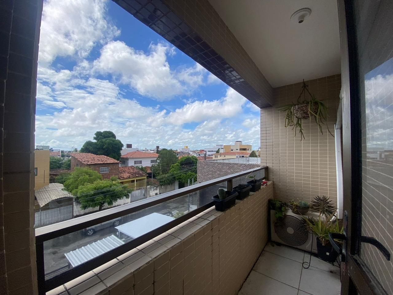Apartamento com 02 dormitórios à venda por R$ 180.000 - José A...