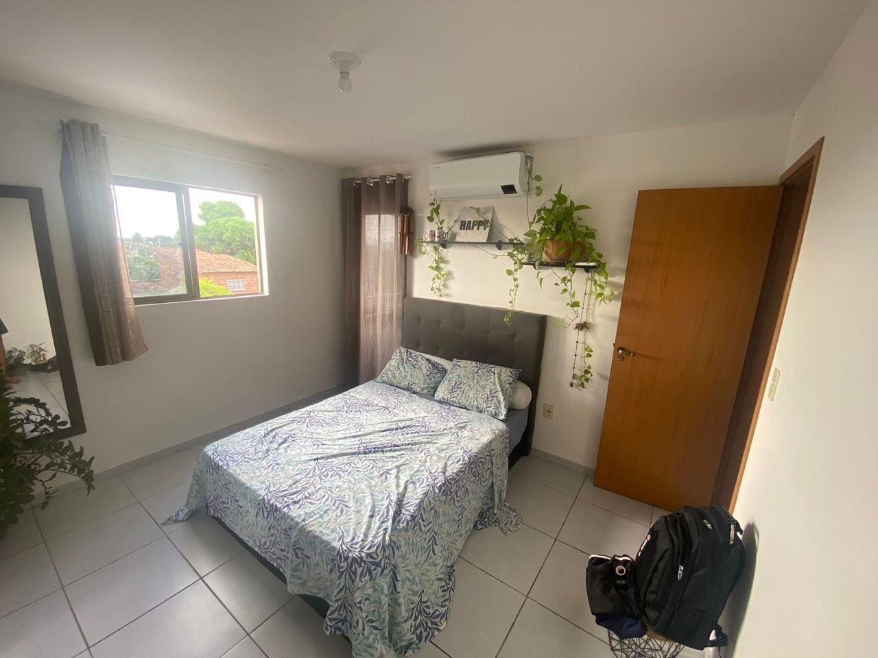 Apartamento com 02 dormitórios à venda por R$ 180.000 - José A...