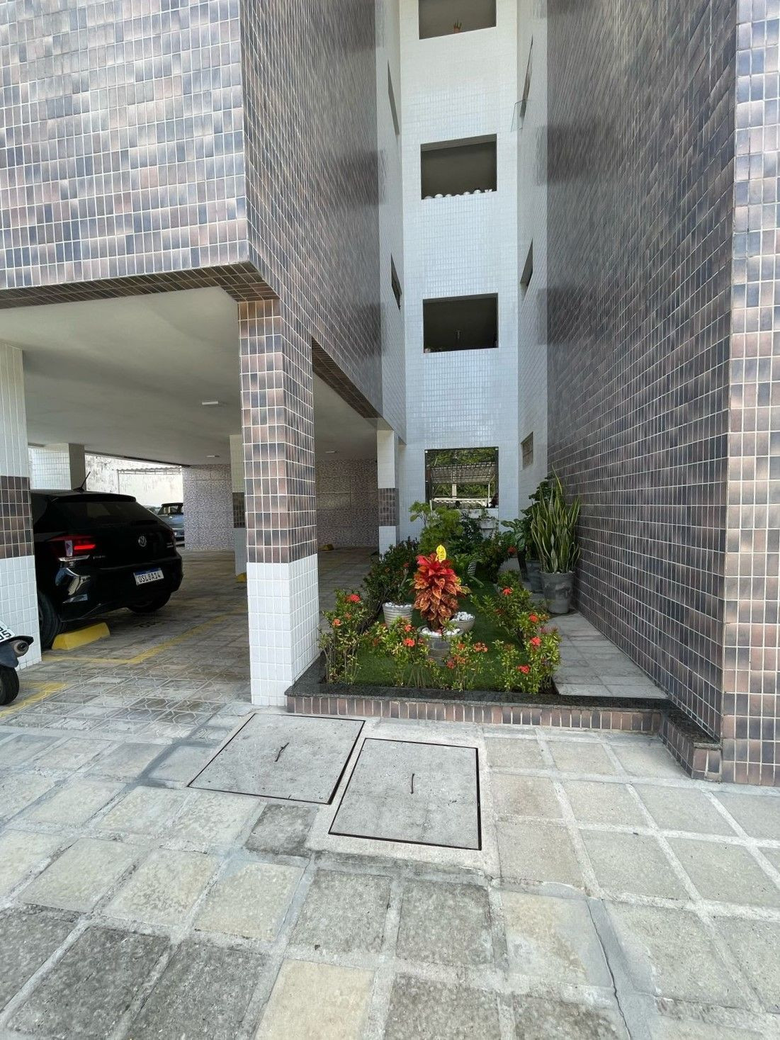 Apartamento com 03 dormitórios à venda por R$ 299.000 - Cidade...