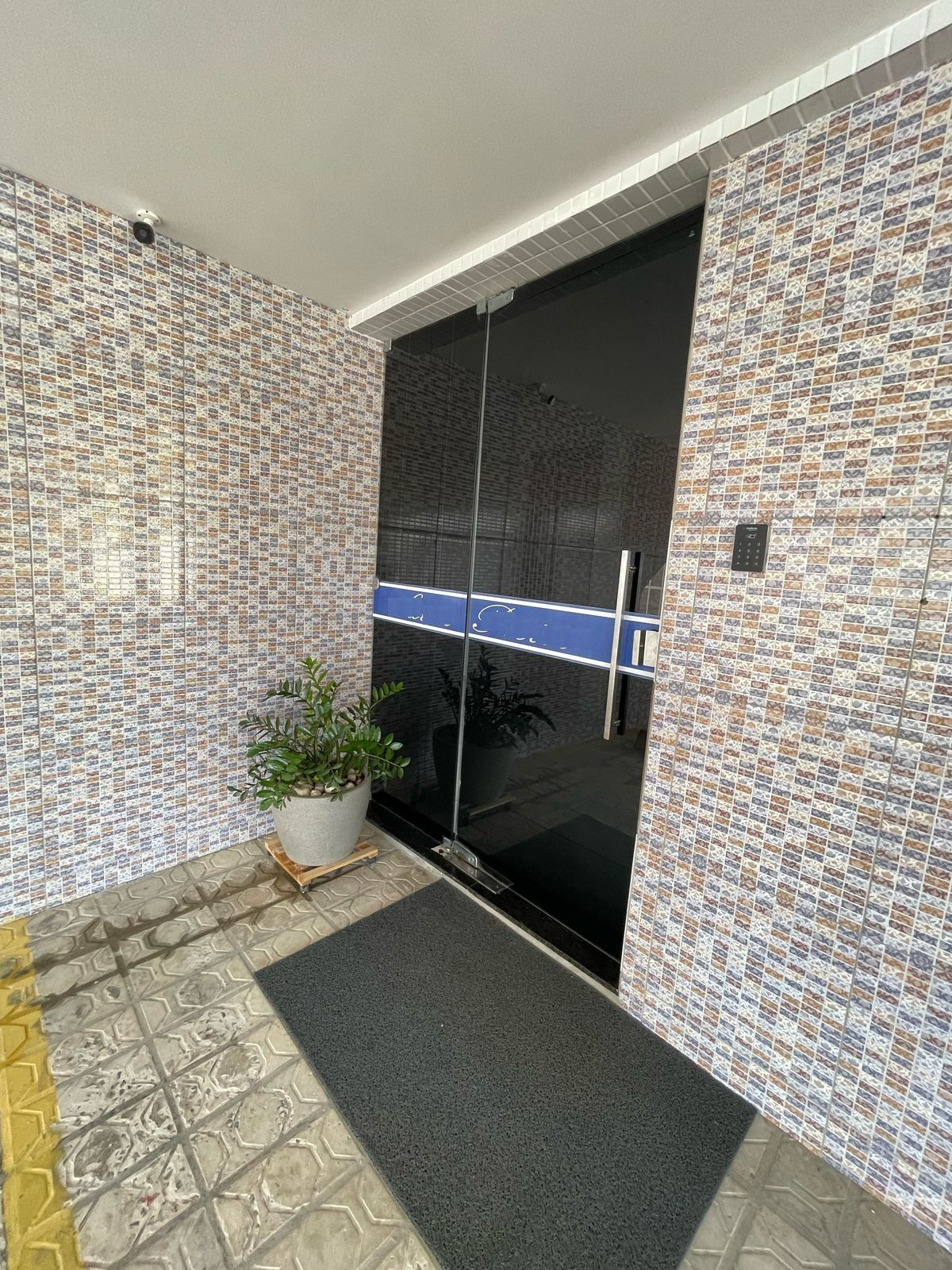 Apartamento com 03 dormitórios à venda por R$ 299.000 - Cidade...