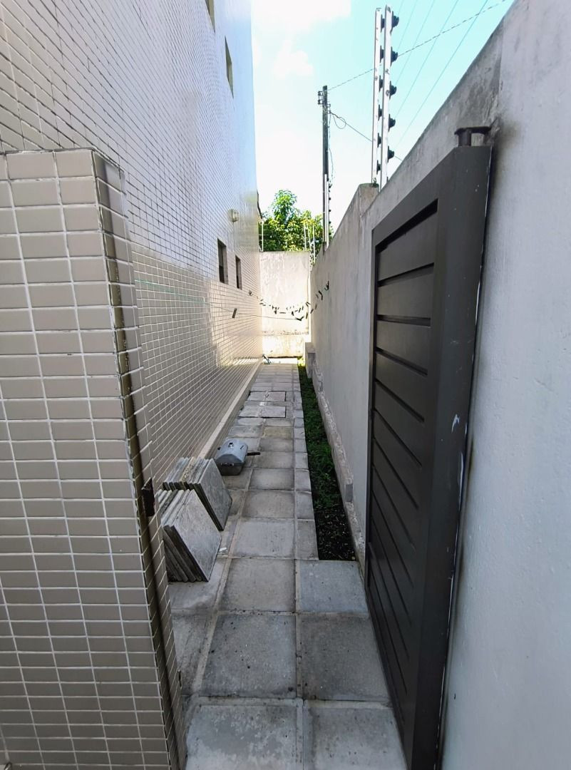 Apartamento com 02 dormitórios à venda por R$ 389.000 - Altipl...