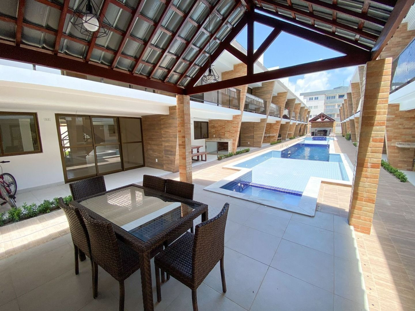 Apartamento com 03 dormitórios à venda por R$ 580.000 - Camboi...