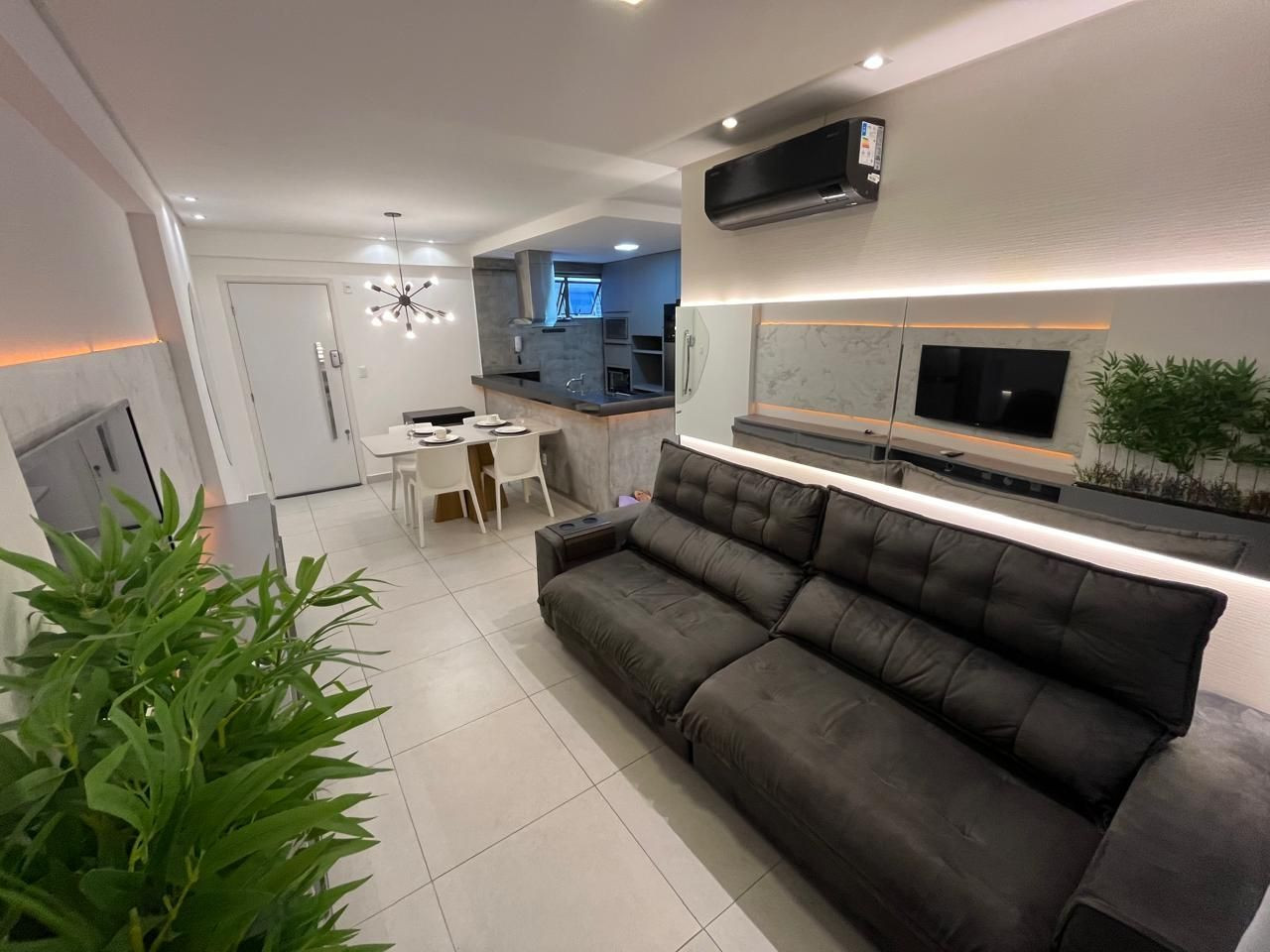 Apartamento com 02 dormitórios à venda por R$ 640.000 - Manaír...