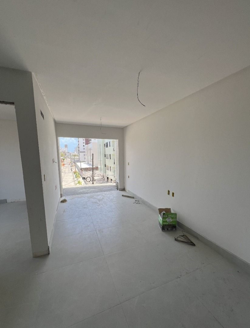 Apartamento com 03 dormitórios à venda por R$ 489.990 - Bessa,...