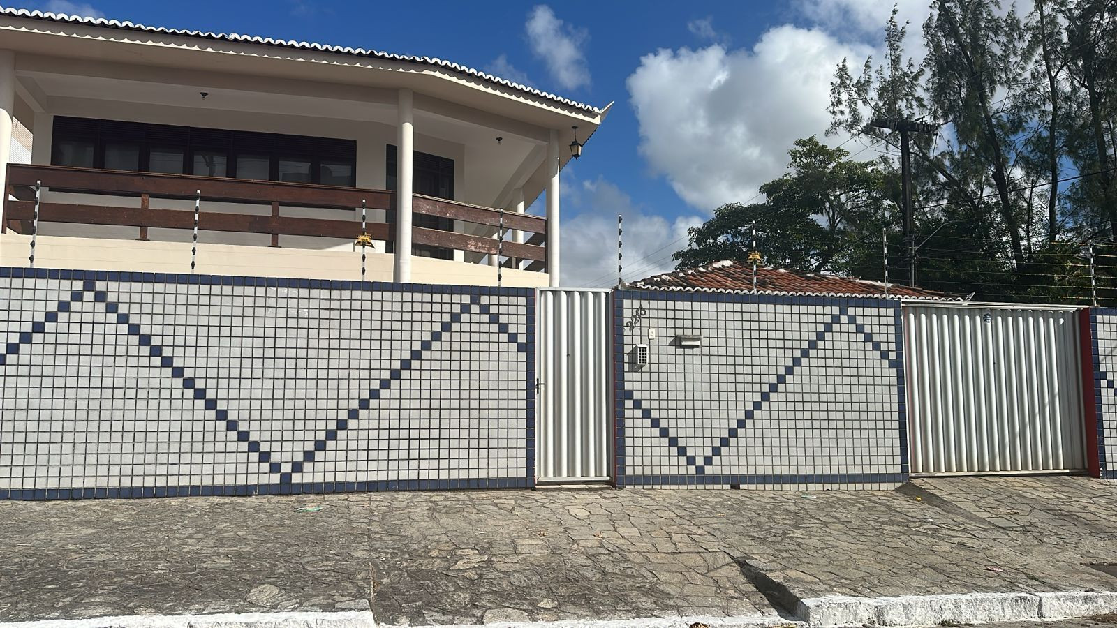 Casa com 06 dormitórios à venda, 700m² por R$ 4.000.000 - Cris...