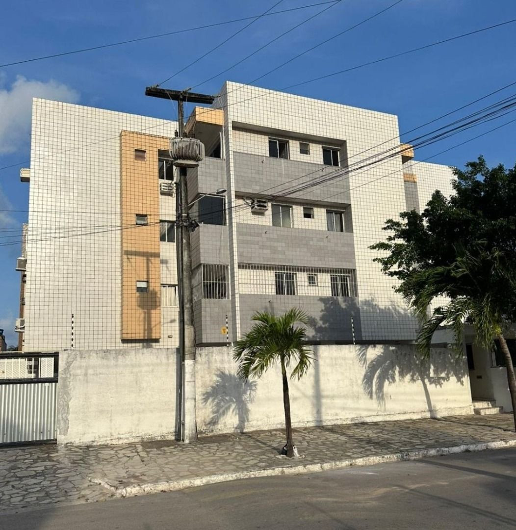 Apartamento com 02 dormitórios à venda por R$ 290.000 - Formos...