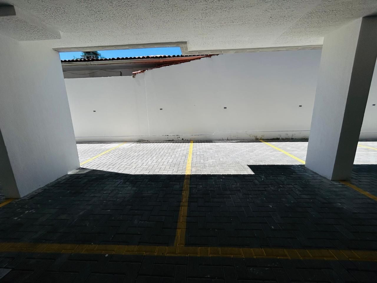 Apartamento com 02 dormitórios à venda por R$ 470.000 - Interm...