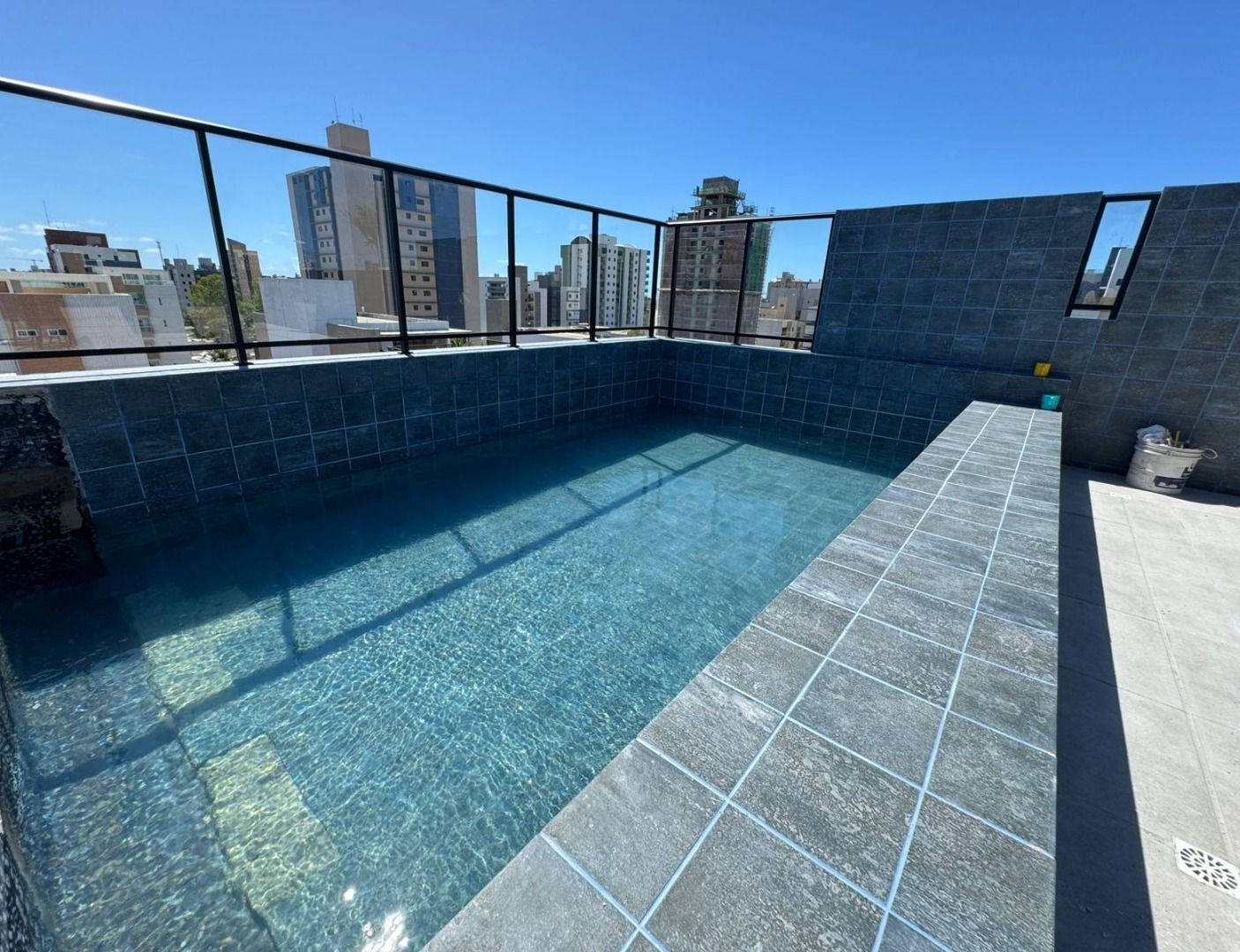 Apartamento com 02 dormitórios à venda por R$ 470.000 - Interm...
