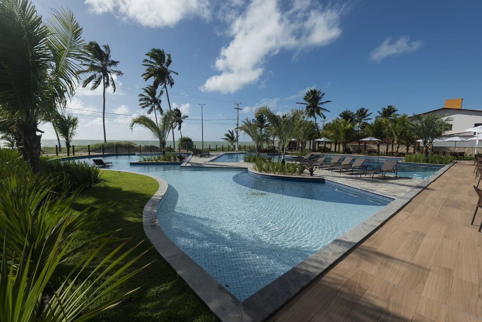 Apartamento com 02/03 dormitórios à venda por R$ 1.265.682 - F...