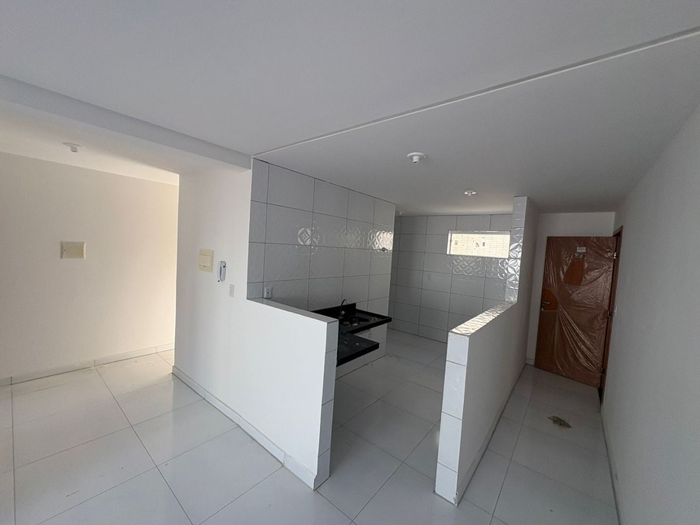 Apartamento com 03 dormitórios à venda por R$ 290.000 - Cd. Un...