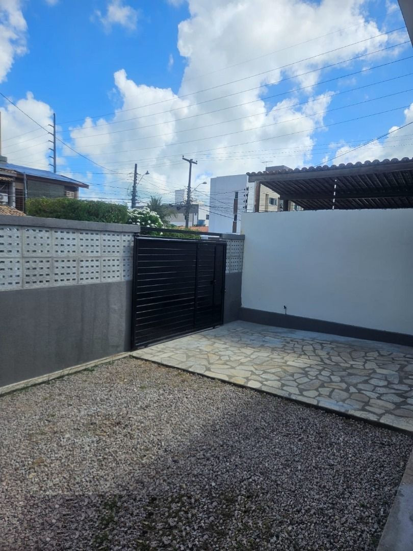 Casa com 02 dormitórios à venda, 54m² por R$ 380.000 - Bessa, ...