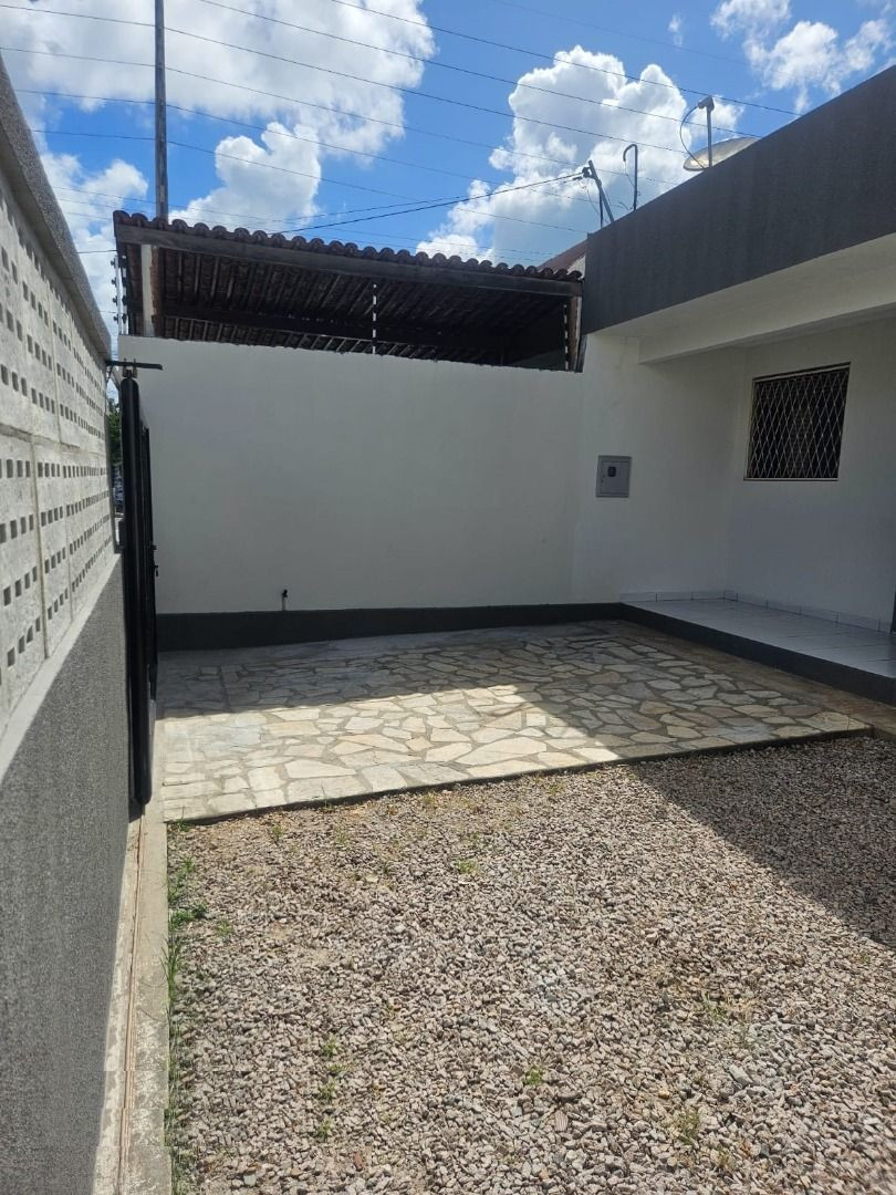 Casa com 02 dormitórios à venda, 54m² por R$ 380.000 - Bessa, ...