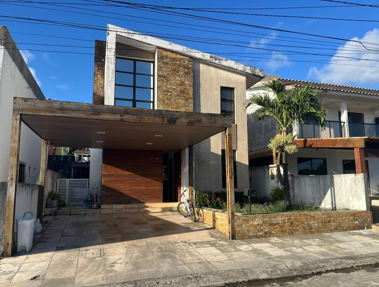 Casa com 04 dormitórios à venda, 157m² por R$ 1.200.000 - Cd. ...