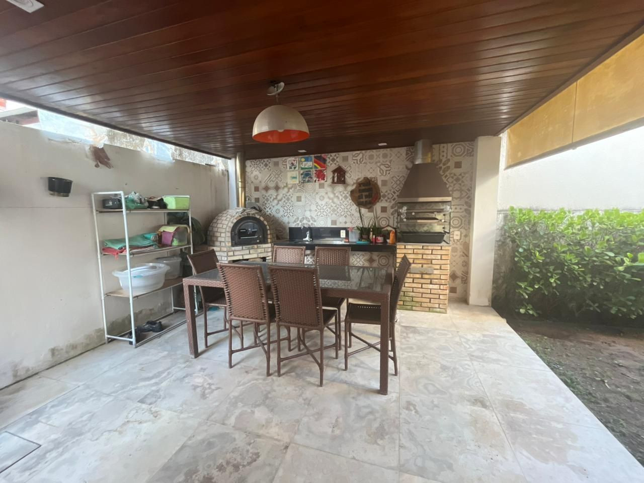 Casa com 04 dormitórios à venda, 157m² por R$ 1.200.000 - Cd. ...