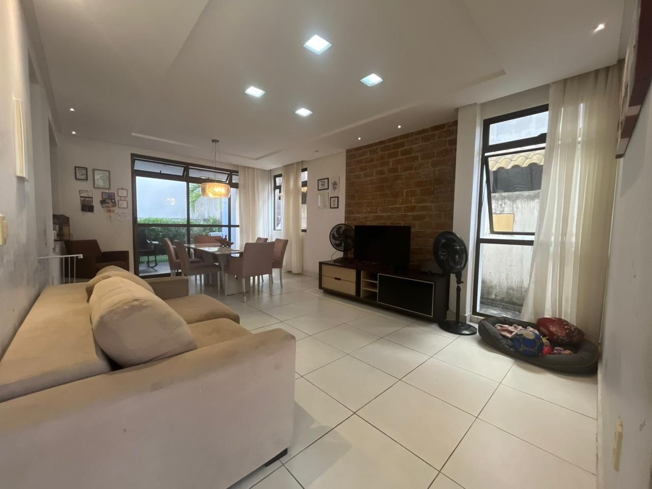 Casa com 04 dormitórios à venda, 157m² por R$ 1.200.000 - Cd. ...