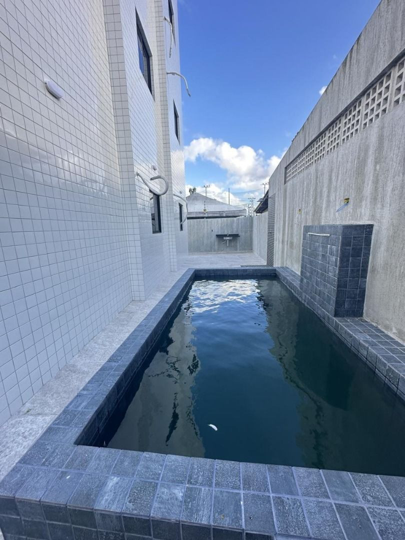 Apartamento com 02/3 dormitórios à venda por R$ 390.000 - Aero...