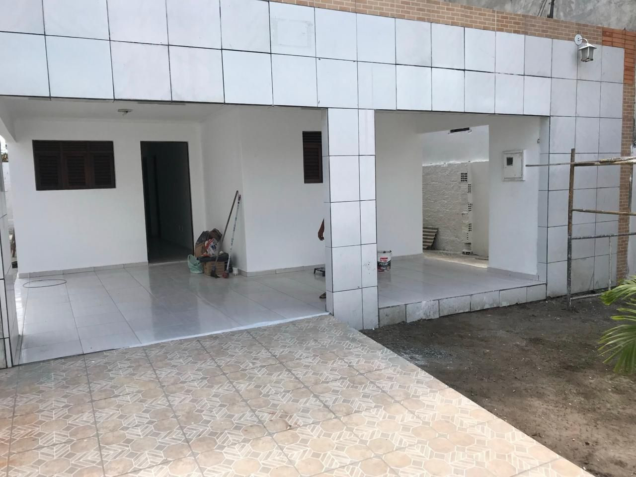 Casa com 03 dormitórios à venda, 200m² por R$ 350.000 - Água F...