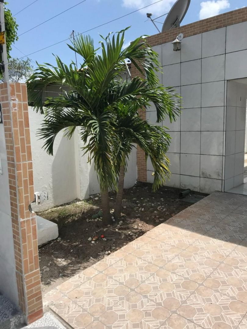 Casa com 03 dormitórios à venda, 200m² por R$ 350.000 - Água F...