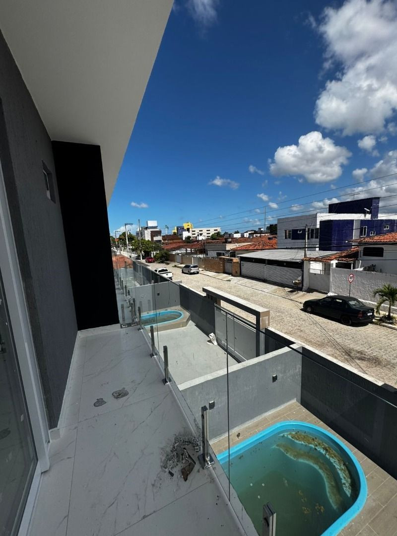 Casa com 03 dormitórios à venda, 107m² por R$ 569.990 - Cristo...