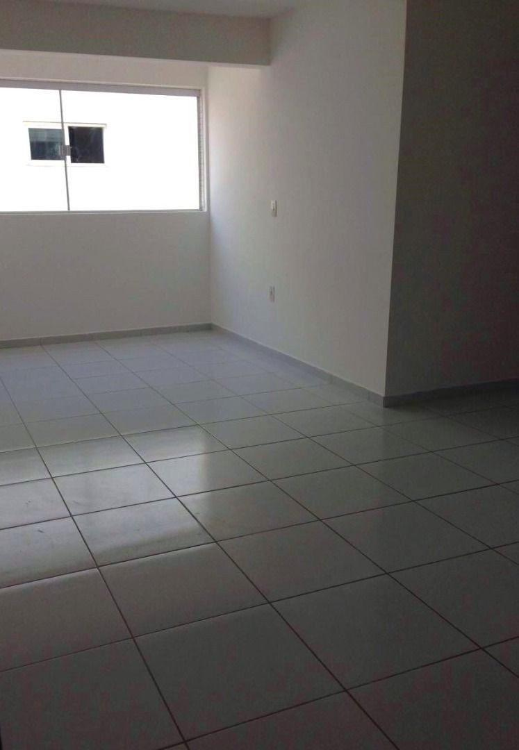 Apartamento com 03 dormitórios à venda por R$ 350.000 - Bancár...