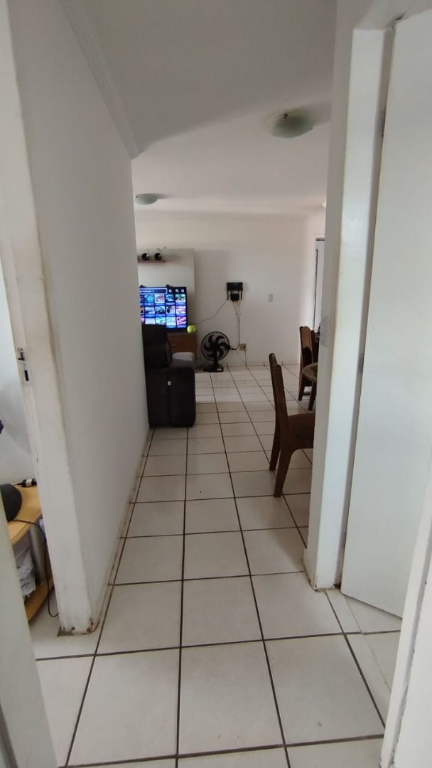 Apartamento com 02 dormitórios à venda por R$ 150.000 - Cristo...