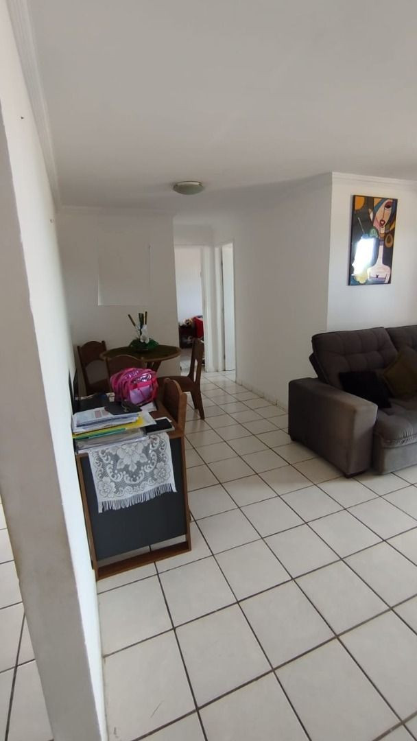 Apartamento com 02 dormitórios à venda por R$ 150.000 - Cristo...