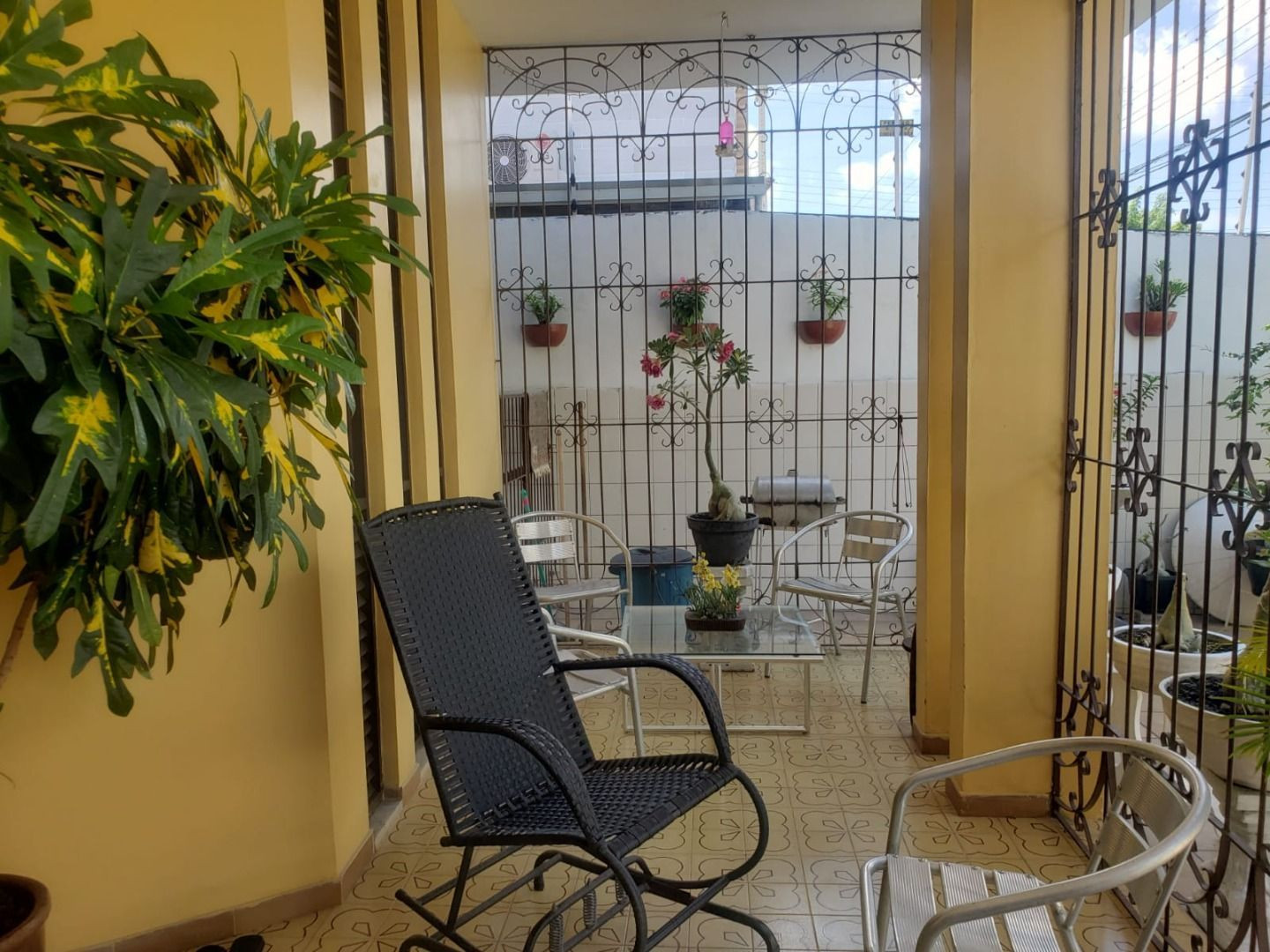 Casa com 03 dormitórios à venda, 180m² por R$ 670.000 - Cristo...