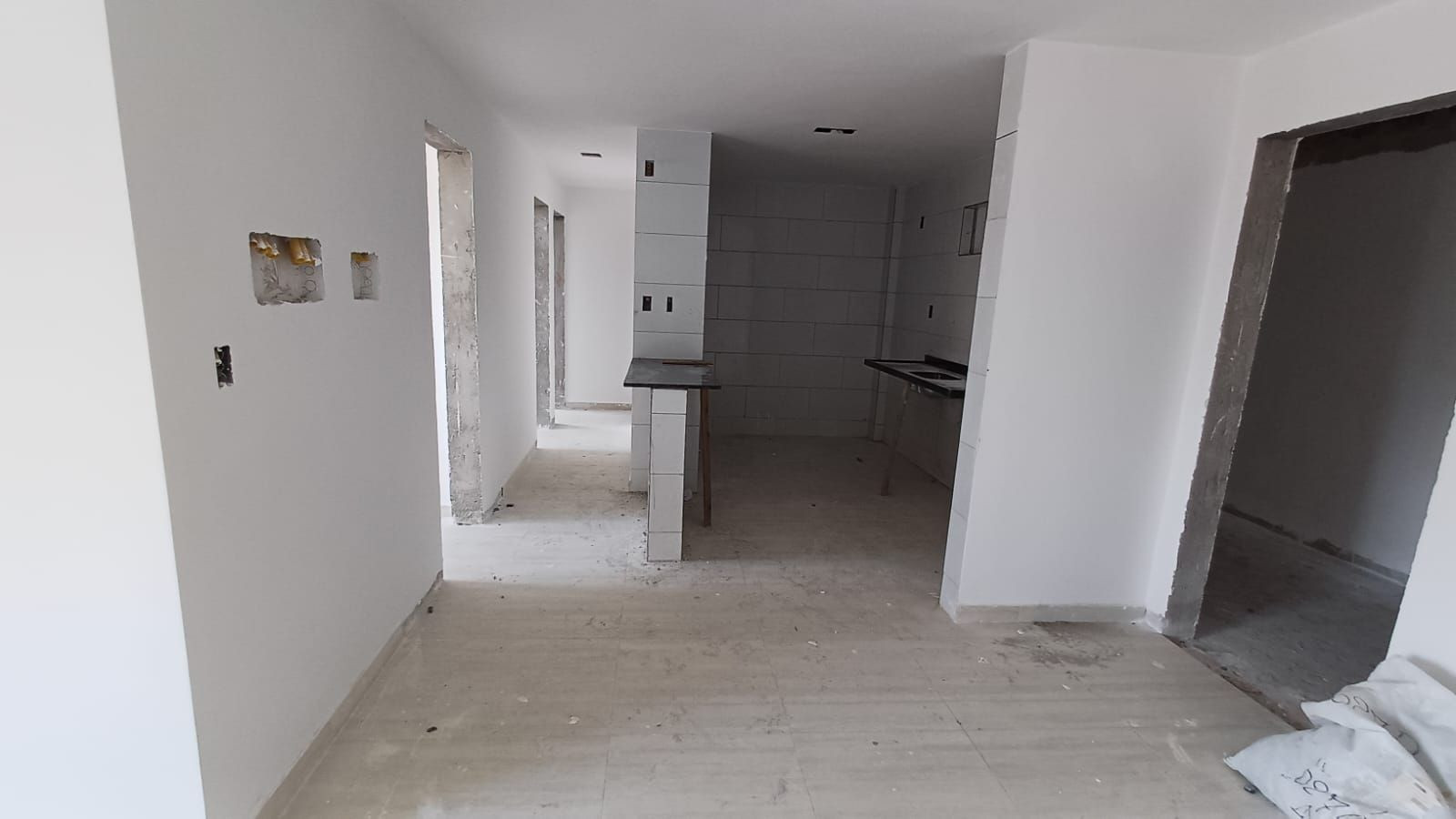 Apartamento com 03 dormitórios à venda por R$ 285.000 - Cristo...