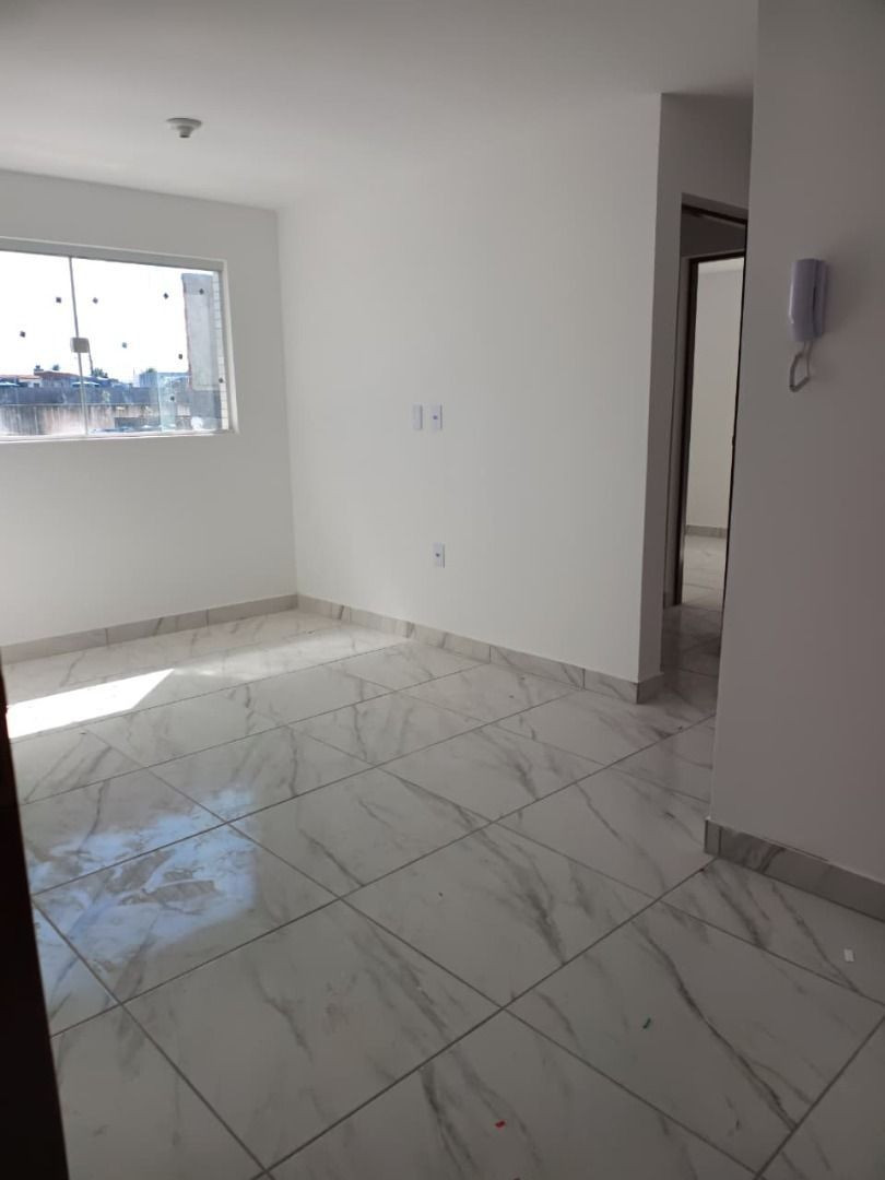 Apartamento com 02/03 dormitórios à venda por R$ 166.000 - Ind...