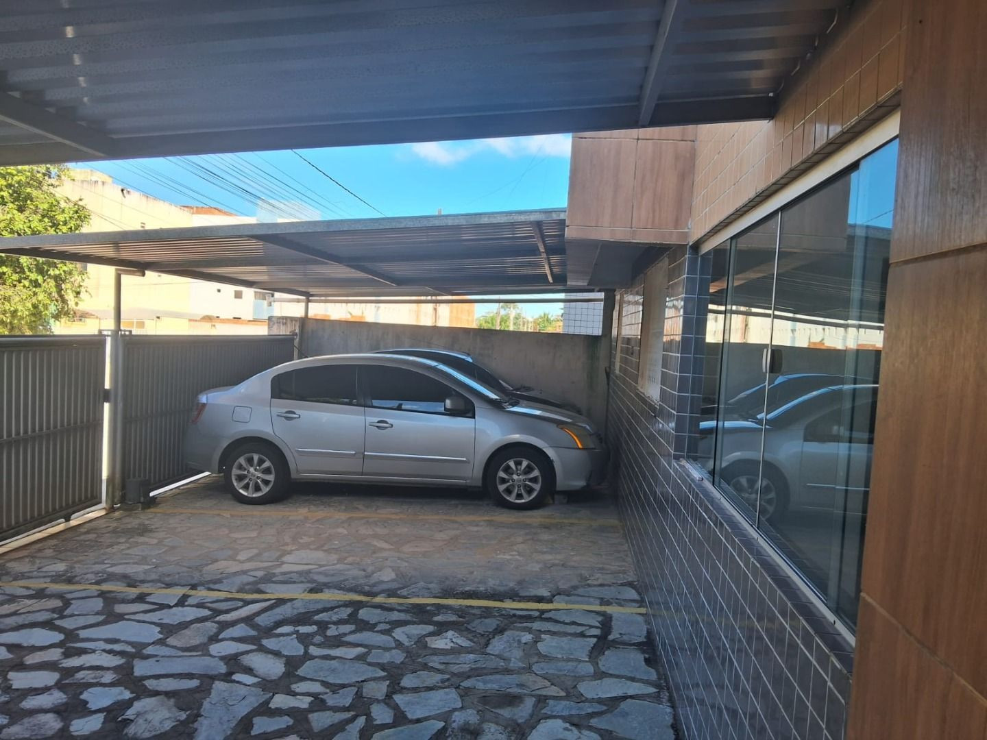 Apartamento com 02 dormitórios à venda por R$ 160.000 - Valent...